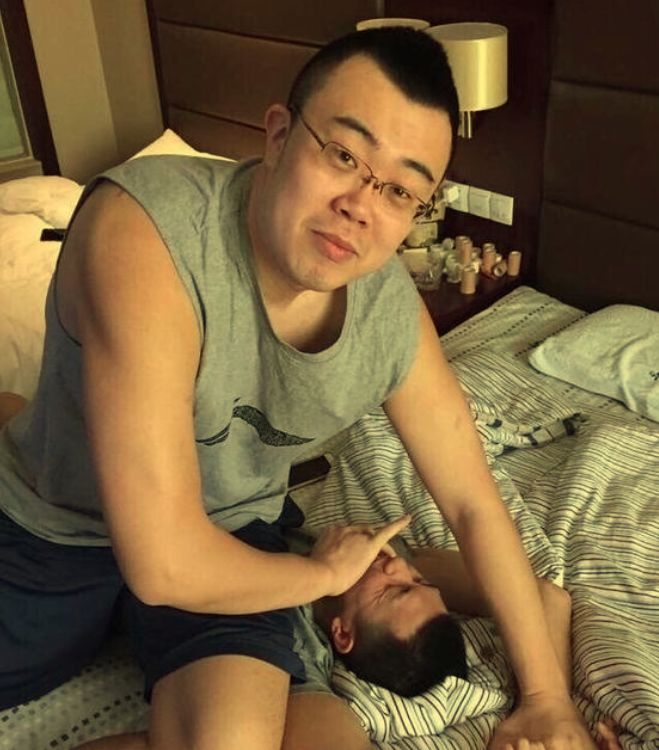 六冠王退役，为啥只有前队友送祝福？别误会，赵继伟早已组过局了