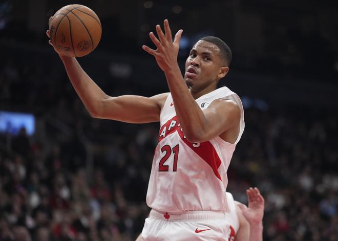 媒体人：奥兰多-罗宾逊拒绝了CBA球队的报价 选择双向合同留在NBA