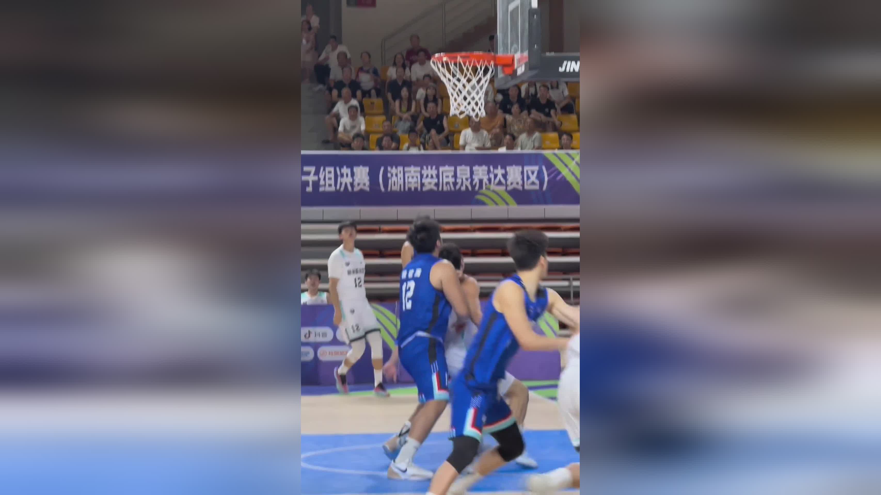 本月升入浙江一队！国青队员李悦洲晒自己被对手推搡视频：干净