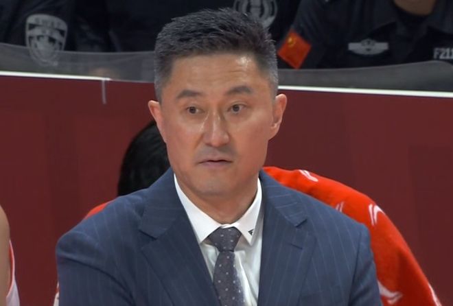 杜锋迎来好帮手！欧洲名帅出任广东队助理教练，冲冠概率提升