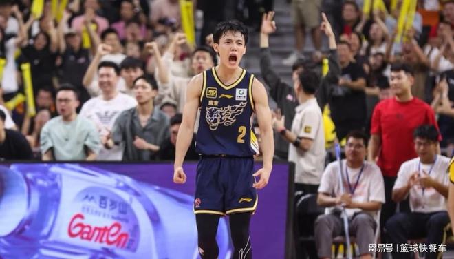 84比77逆转险胜澳洲队！广东男篮完美复仇：徐杰轰34分11板6助！