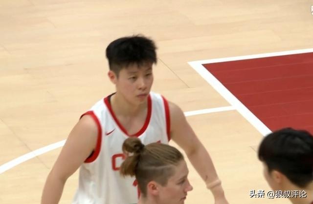 决战时刻空篮不中！女篮首发后卫4中1惹争议 宫鲁鸣让她扛大旗太难