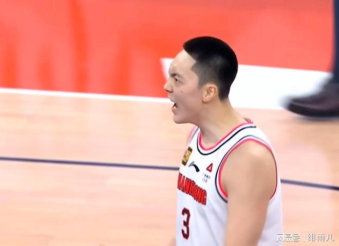 胡明轩为他让位？广东队终于迎来新领军者，朱芳雨扶正NBA级锋线