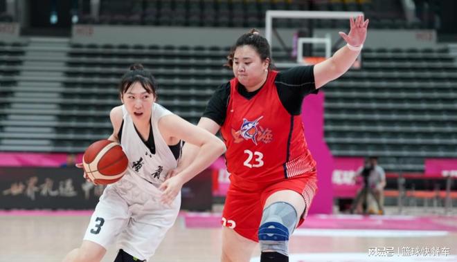 29分钟轰40分12板！女篮又一条大鲨鱼：宫鲁鸣后悔亚洲杯没带她吗