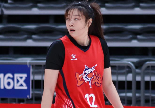 轰20+11+4！中国女篮又一19岁1米86新星崛起：新版李梦上线当黑马