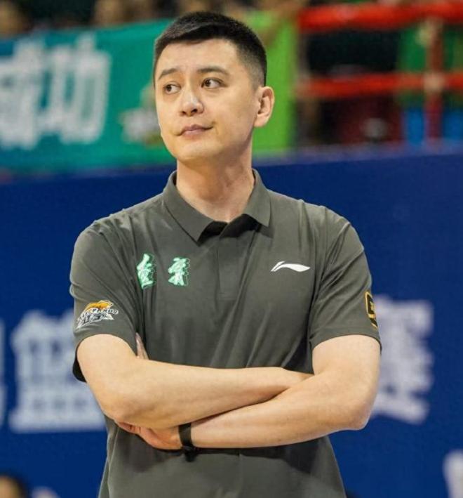 辽篮6分险胜北控，全运会冲冠被看衰，主帅杨鸣无奈说出心里话