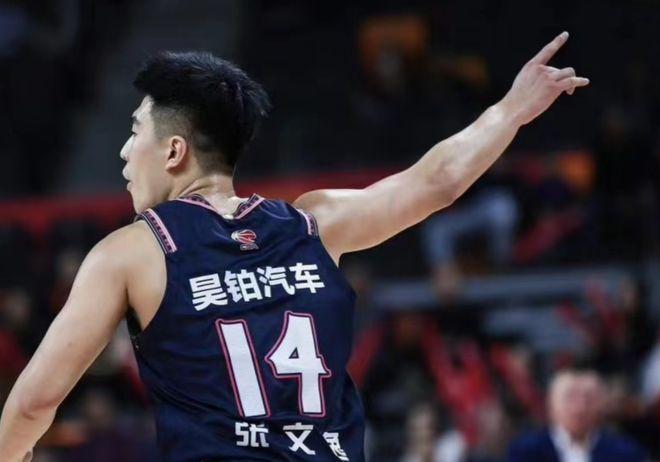 广东队战胜山西男篮，两个替补合砍38分，坏消息是李英博受伤