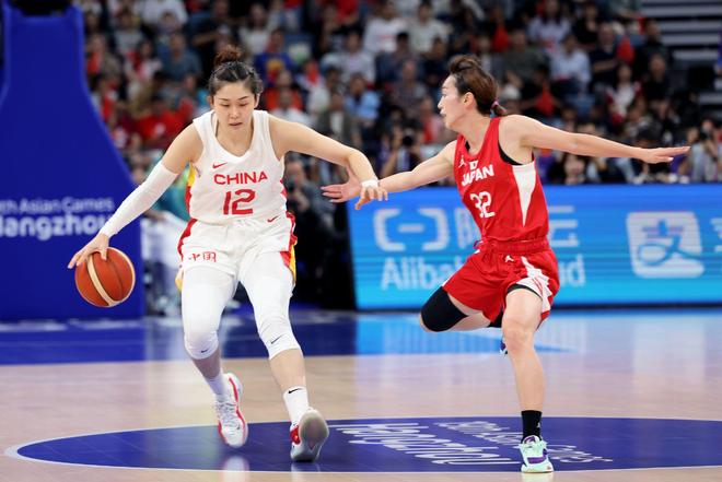 媒体人：国手潘臻琦和李一凡新赛季将加盟北京女篮