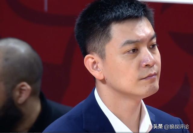 韩德君和张镇麟离队后隐患？杨鸣罕见吐槽辽篮新赛季阵容身高劣势