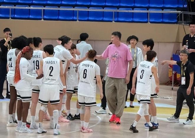 三战30中25如鲨鱼！又一女篮新星蜕变王牌 谁说宫鲁鸣无识人之才