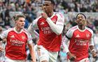 随着阿森纳2-1纽卡，维拉3-1逆转，英超最新积分榜：2-6名差2分