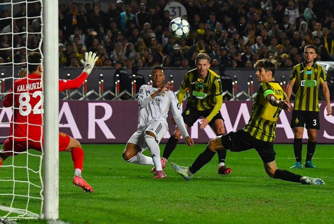 豪门欧冠夜：姆总3球皇马5-0 利物浦0-1两连败 穆帅带队0-1切尔西