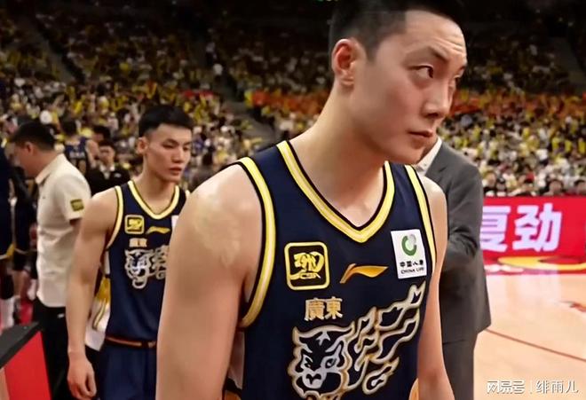 不打了！广东“真核”退出比赛，杜锋轻取中国男篮克星！