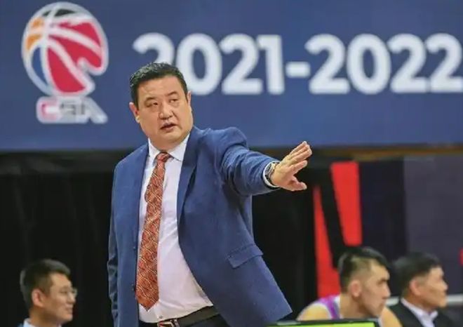 山东篮球名宿徐长锁因病去世，弟子杨瀚森沉痛哀悼
