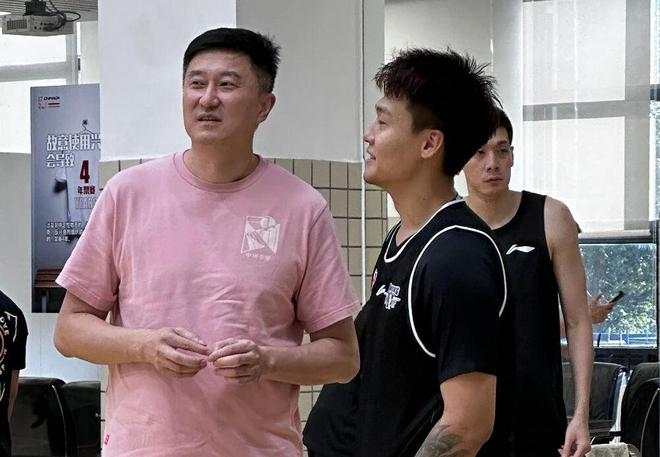 广东男篮最新动态！崔永熙归队合练，赵睿回归任骏飞化身教练！