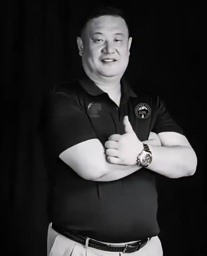巩晓彬缺席徐长锁告别仪式这三人也没现身，山东男篮一细节很无语