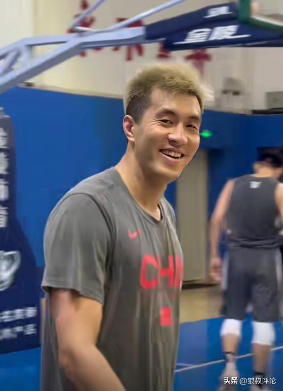 爱已成往事？郭艾伦韩德君重返辽宁体育馆打球遭抵制 郭艾伦回应