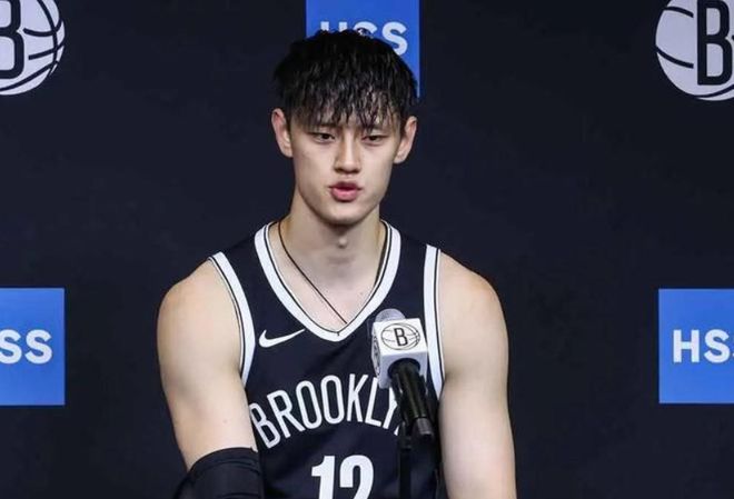 曾凡博被裁后还追寻NBA吗？回首钢绝不是最佳选择