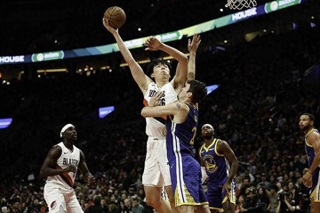 “掉小珍珠”怕什么？杨瀚森季前赛的天赋，早让NBA看到未来