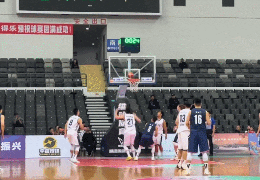 35岁！绝杀周琦+胡金秋！摧毁中国男篮最强双塔