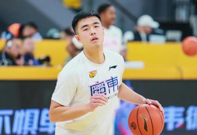 广东大胜西班牙球队！5人上双，张文逸轰26分，杜锋锻炼新阵容！