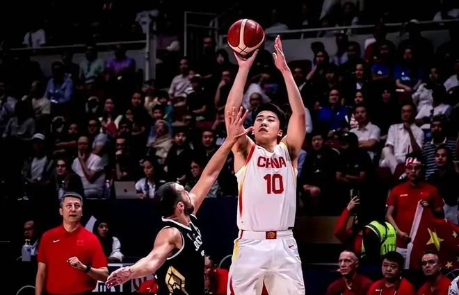 NBA中锋有了,世界级前锋也在阵中,中国男篮距重回正轨只差一环