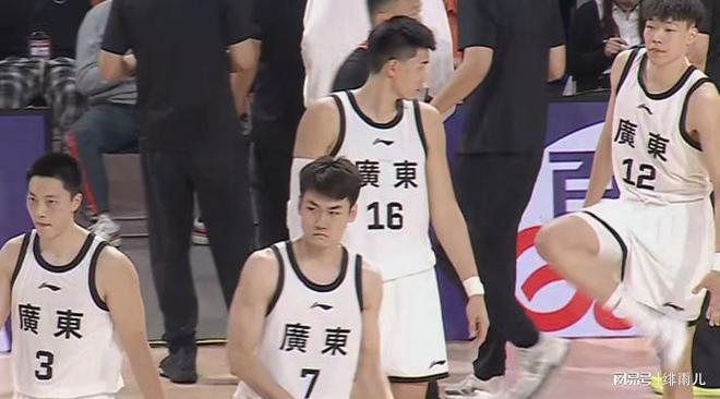 打爆广东队？欧洲强力中锋空降全运会，一队比四川男篮更强！