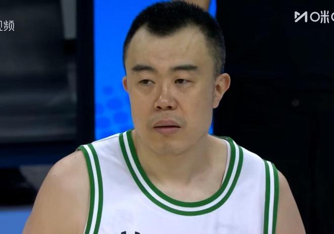 辽宁队21分惨败，高诗岩12+7俞泽辰17分，周琦16+13孙铭徽15+10