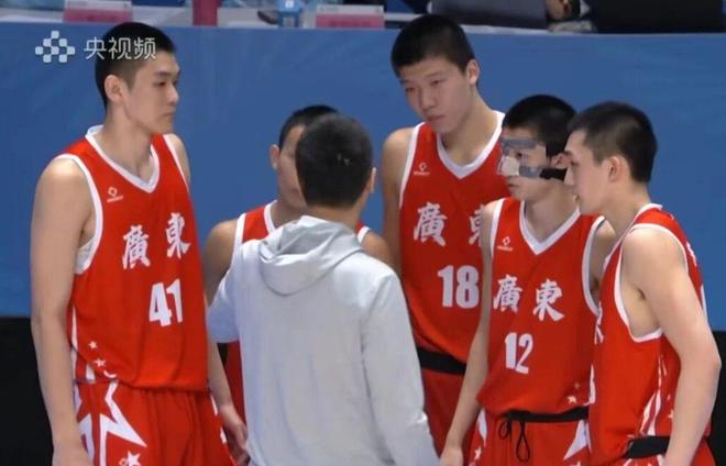 广东U18男篮力克山东夺得金牌，王洪泽15分何文炜10+6 张博源31+9