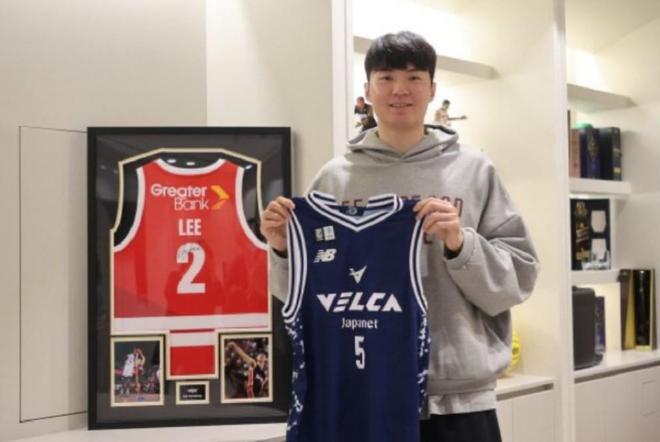 韩国男篮头号主力李贤重：希望两场世预赛都能战胜中国队