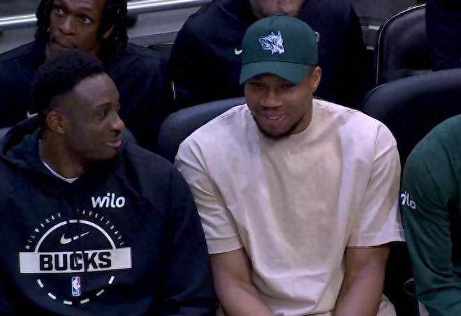 喧宾夺主，开拓者下起三分雨，淹没雄鹿队，杨瀚森无机会登场