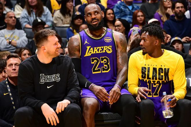 一支没有交易，一支还未补强！NBA被高估两大热门，很难进季后赛
