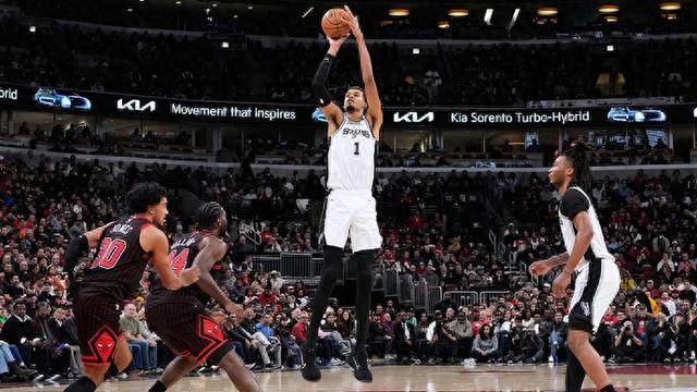 成NBA历史首人，文班亚马：已准备好挑战更强的球队