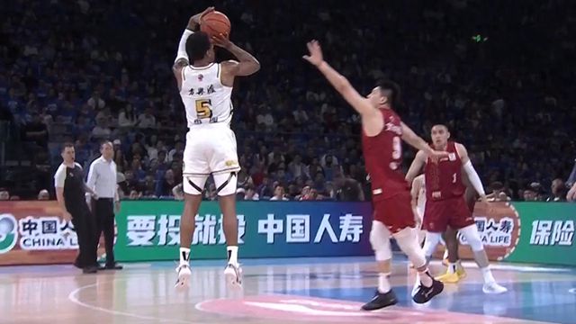 CBA总决赛第四场，浙江方兴渡再胜北京北汽拿到冠军点