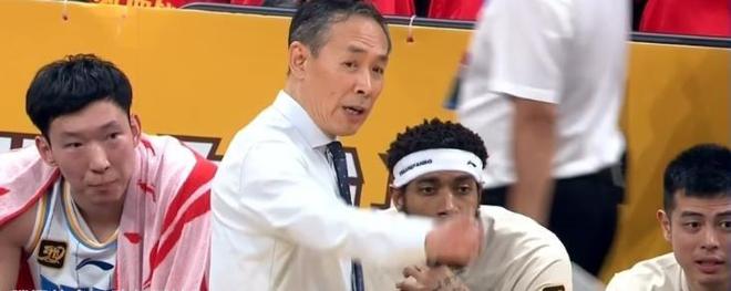 大比分1-3前往客场，周琦表示会尽全力，首钢队没有奇迹了