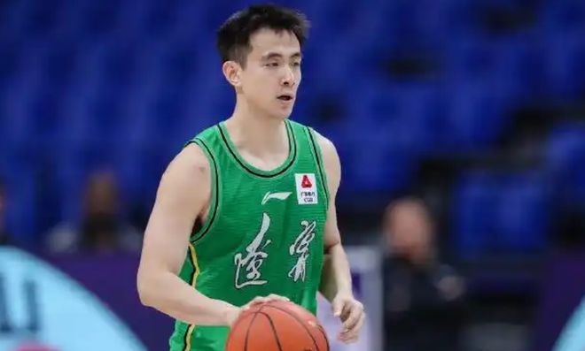 CBA休赛季合同情况！137人到期，包括7顶薪，4小将+4老将成焦点！