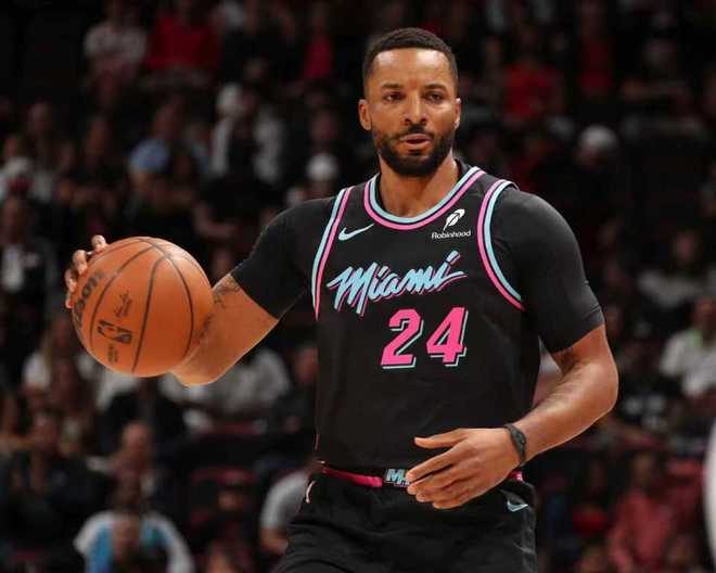 鮑威爾34+9三分生涯新高 熱火大勝送鵜鶘7連敗穩(wěn)居西部倒數(shù)第一