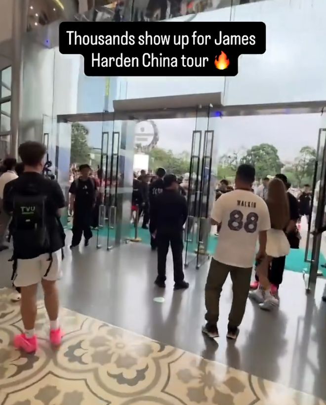 哈登中国行人气爆棚排面拉满：肚腩凸起疑发福 美媒调侃吸收卢卡