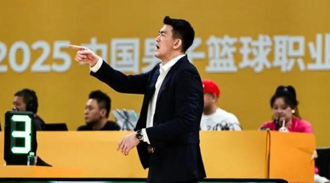 G2勝北京發(fā)布會(huì)！王博滿(mǎn)意防守與籃板，爆贊孫銘徽的作用！