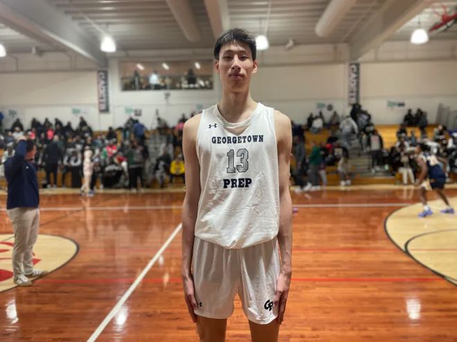 轟21+16！中國(guó)男籃又一18歲2米15新星崛起：新版周琦臂展2米30