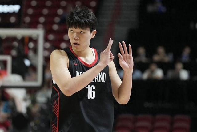 记者：杨瀚森即将回国，将出席青岛男篮明日下午举行的媒体会