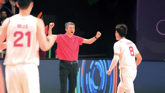盼了十年，中国男篮赢回的是“比赛气质”