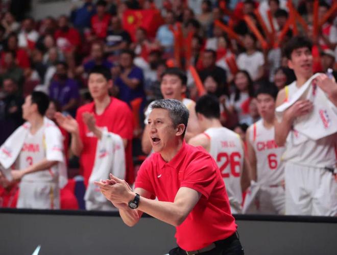 中国男篮靠他“翻身”？