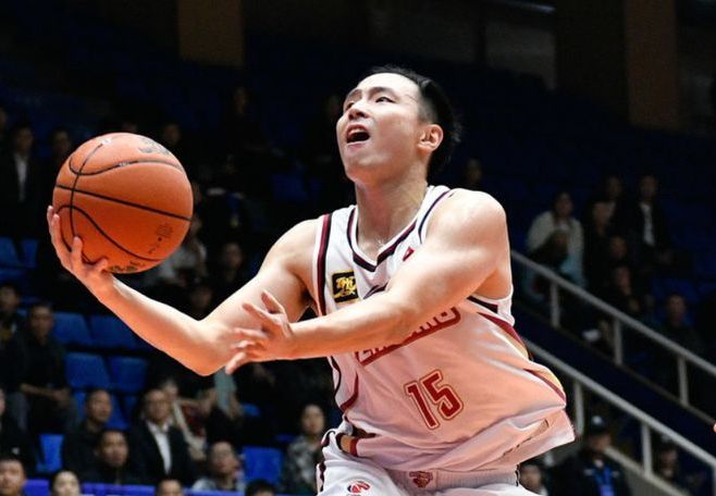3年1800万！浙江男篮官宣：王奕博注册问题圆满解决 顶薪转会青岛