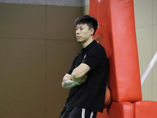 队记：张镇麟已与上海男篮在日本会合，有望出战后两场热身赛