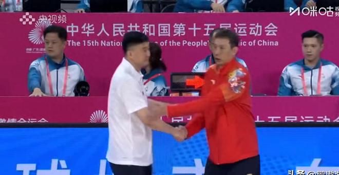 拿600萬，全場7中0+罰球不中，杜鋒不爽，球迷：分300萬給徐杰吧