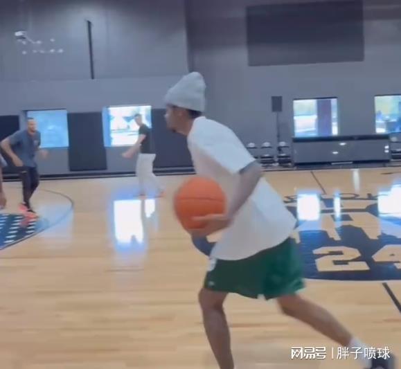 何时到队？广东绯闻外援打野球秀暴扣 将是杜锋带队冲冠重要因素