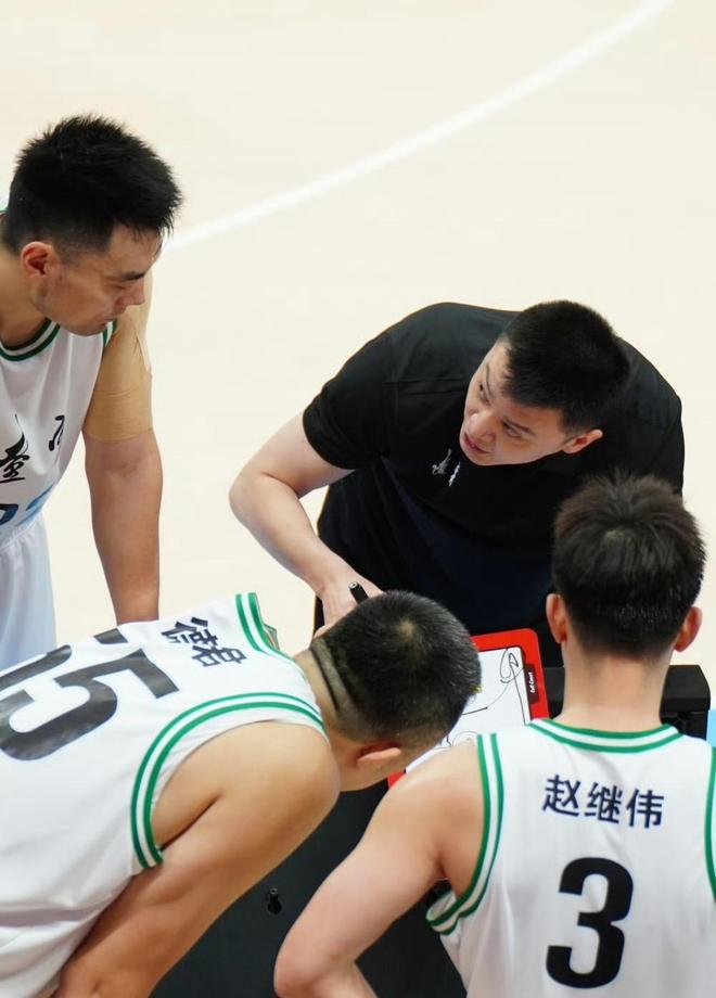 32分大勝，遼寧鎖定小組第1！韓德君11中8寶刀不老，3連冠有望了