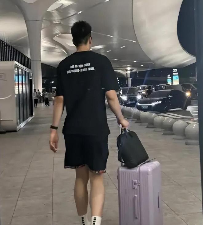 巨大争议！西乙下一战在3天后 让余嘉豪多待一天打完决赛都不行？