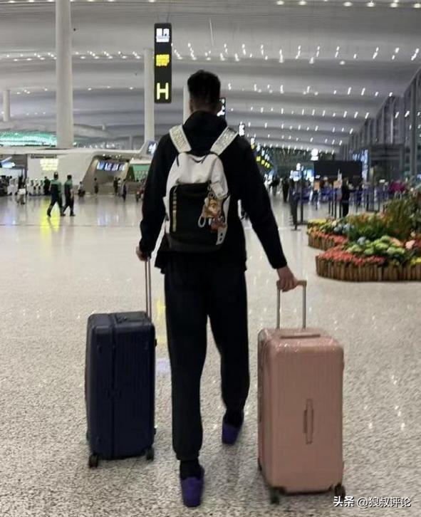 余嘉豪缺席全运男篮决赛引热议！浙江领衔多单位挽留 最终协商无果